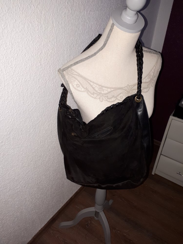 Ich verkaufe eine sehr schöne Tragetasche !