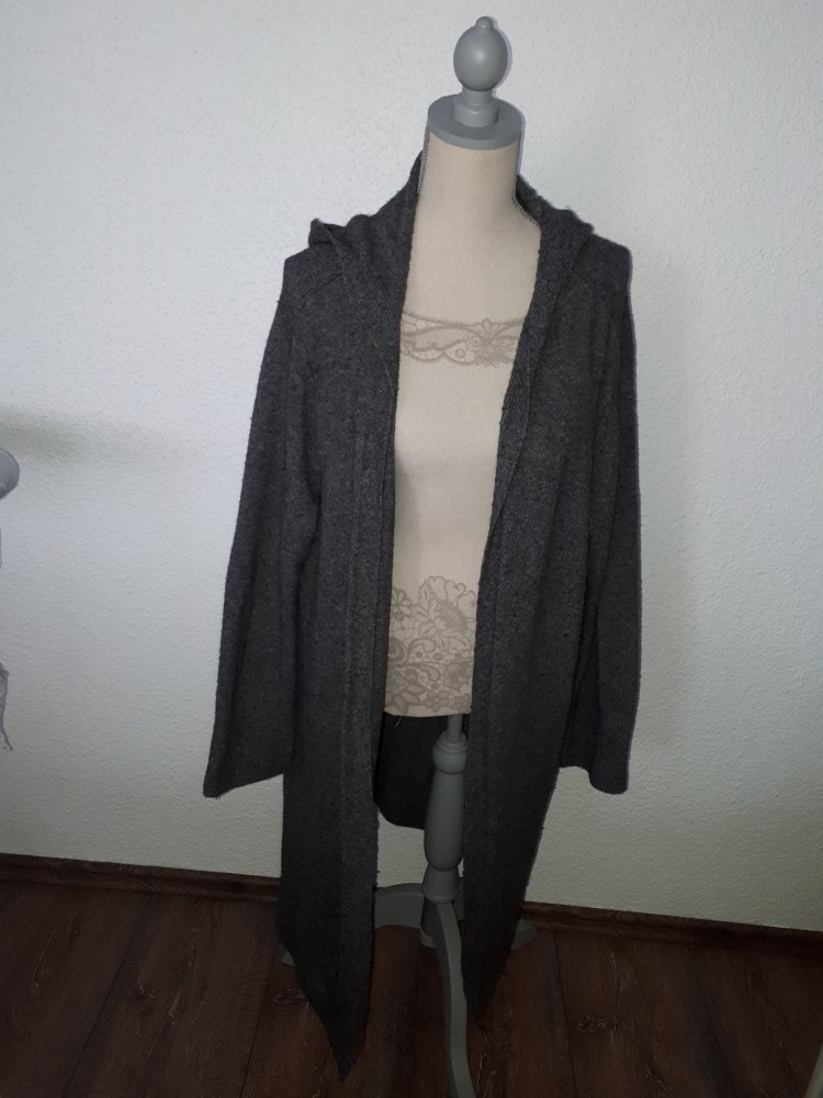 Lange Strickjacke in Größe XL von Jonas Nielsen!