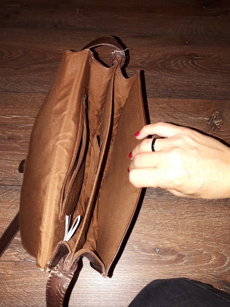 Ich verkaufe eine sehr schöne Tragetasche von Accessories!