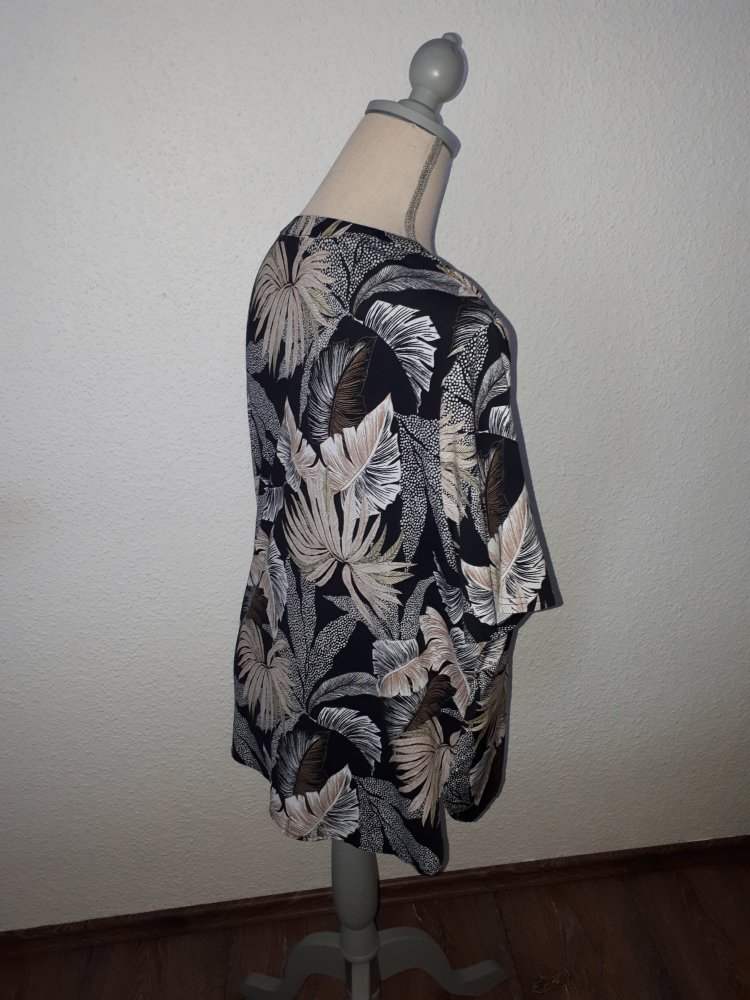  Super schönes Blusen-Shirt in Größe 44 von Frank Walder!