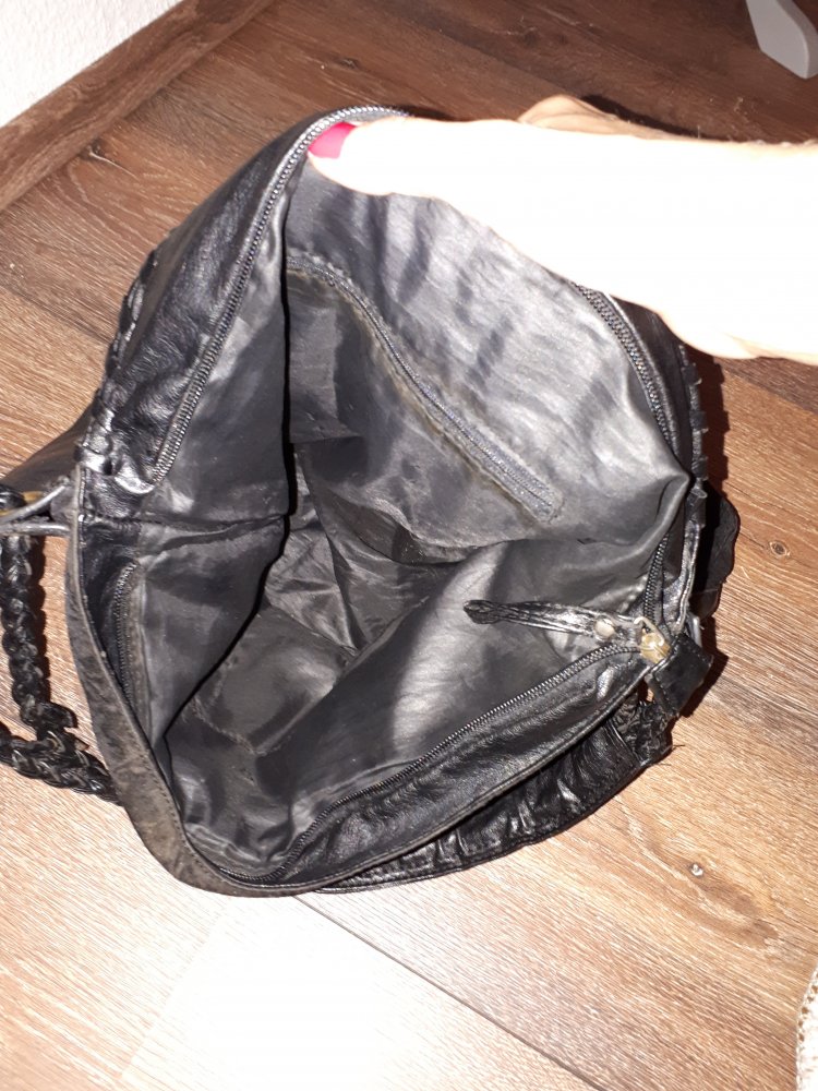 Ich verkaufe eine sehr schöne Tragetasche !