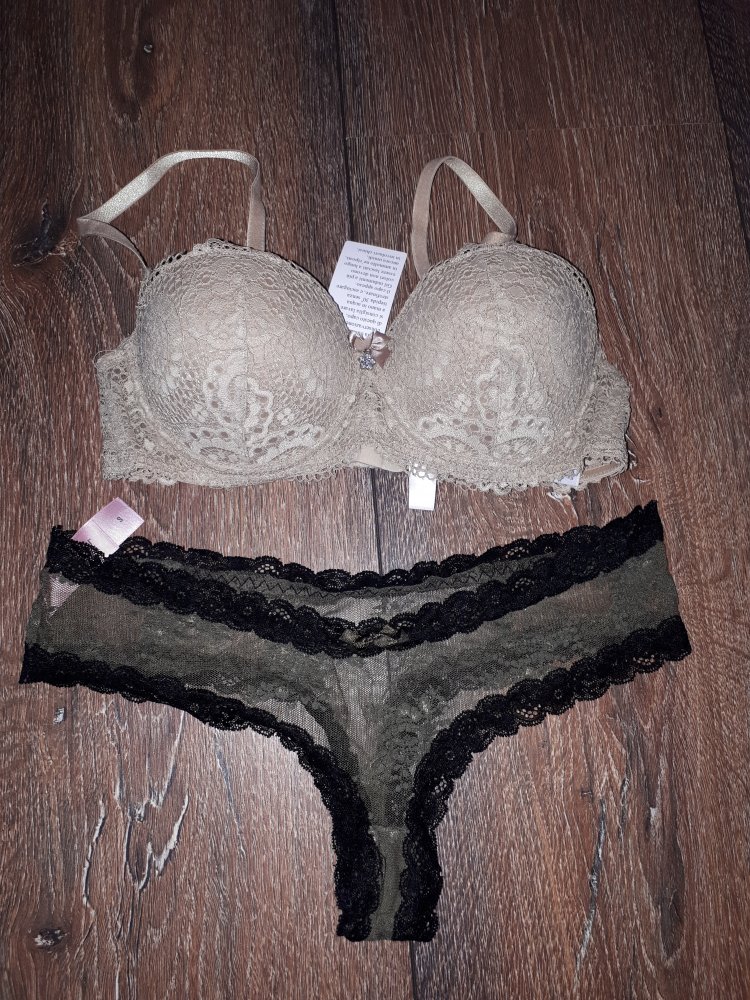 neuen Pusch Up BH in Größe 75B von Stelei +Gratis Slip in Größe S von Hunkemöller!