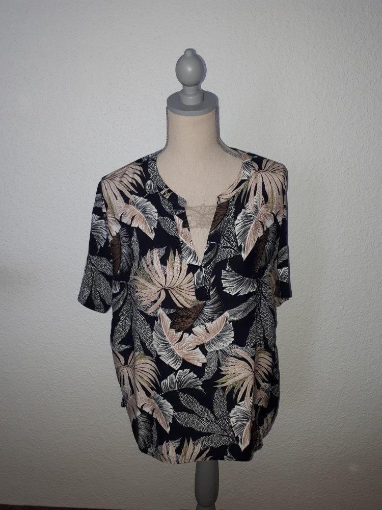  Super schönes Blusen-Shirt in Größe 44 von Frank Walder!