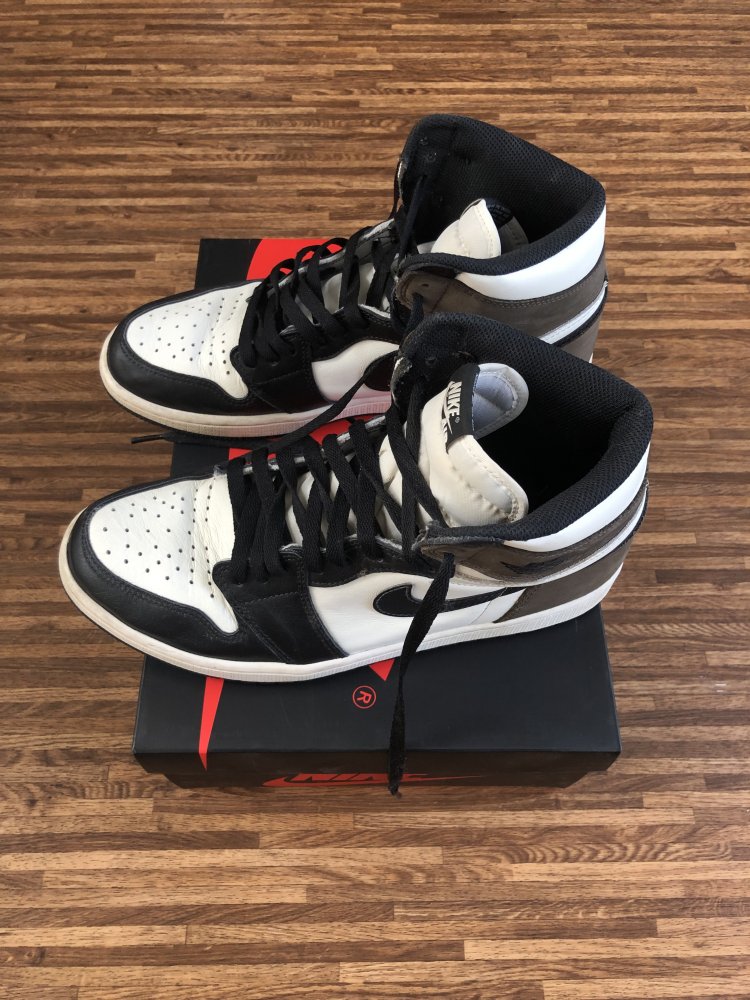 Air Jordan 1 High OG 'Dark Mocha'