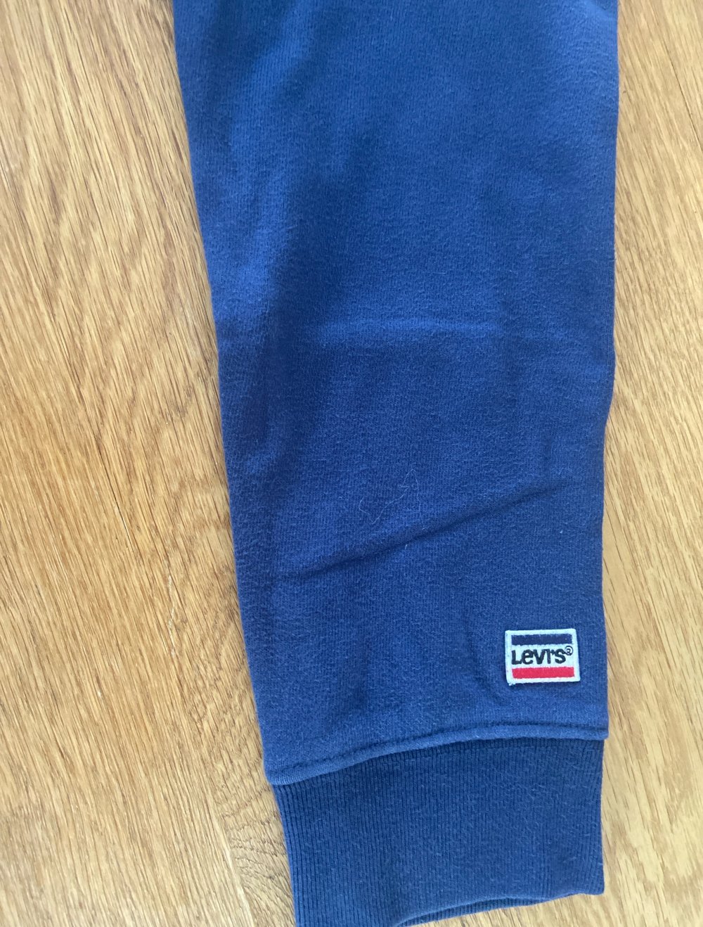 Levi’s chropped Pollover