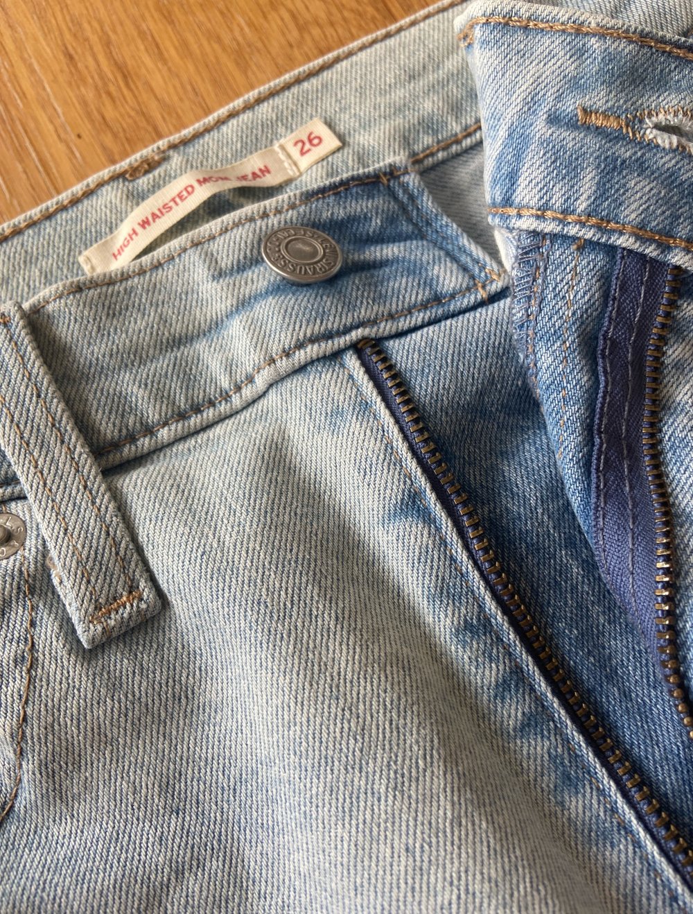 Levi’s High Waisted Mom Jeans