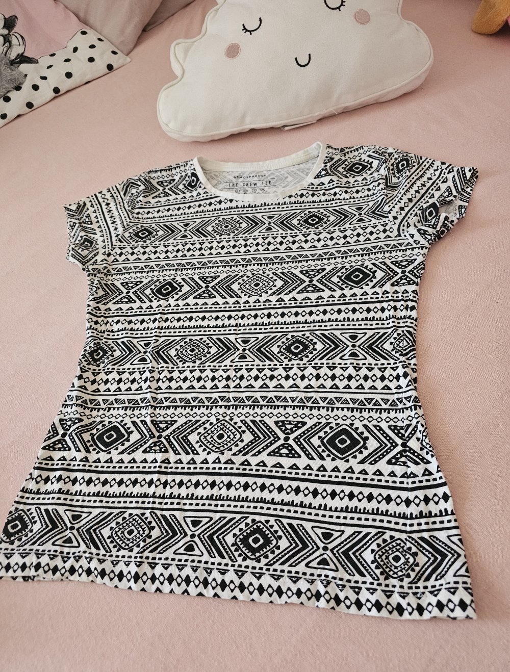 Schickes T-Shirt mit Muster in weiß/schwarz, Größe 34