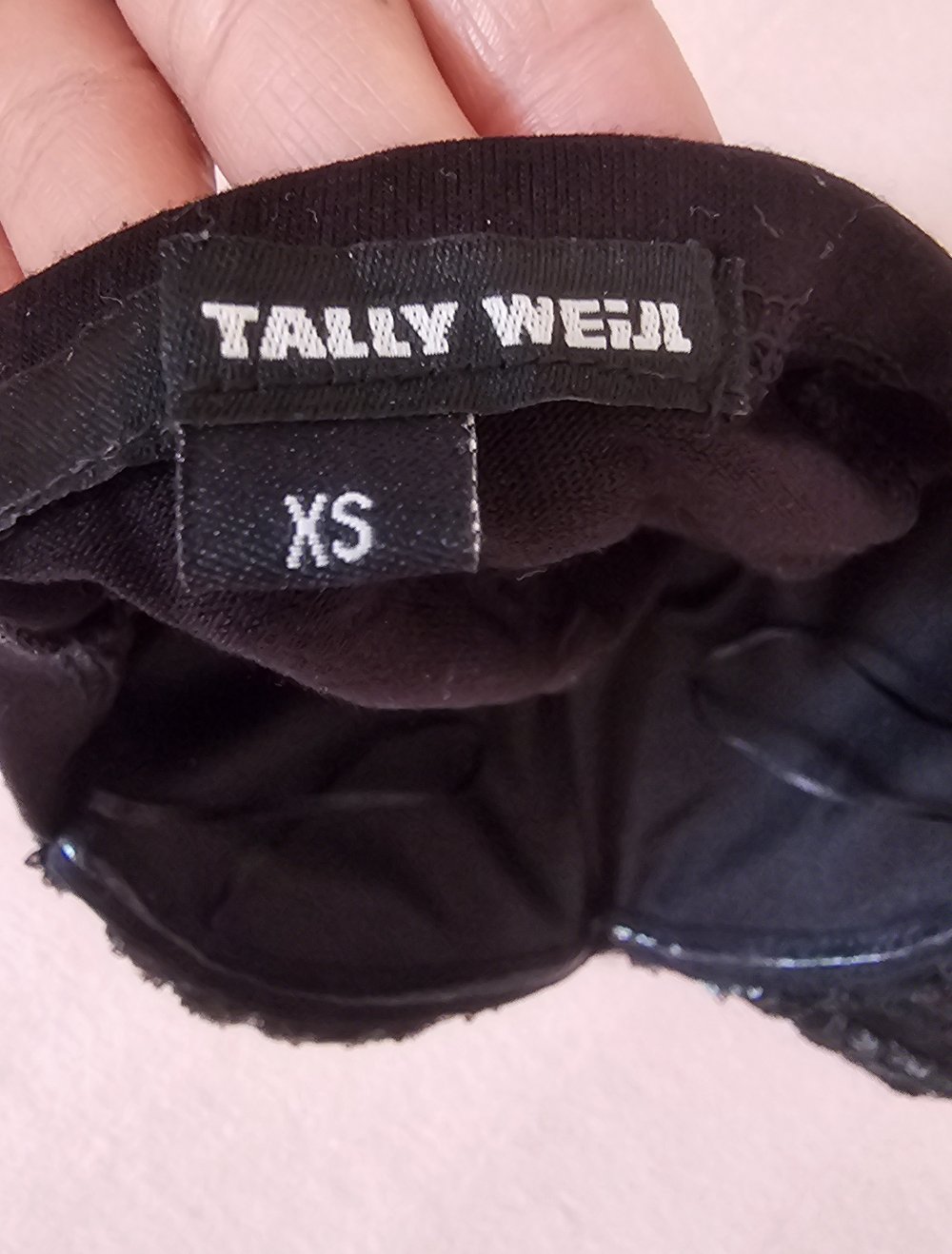 Party Top, trägerlos, mit antirutscht Funktion, mit Körbchen und die vornere Seite besteht aus Pailletten, Größe XS