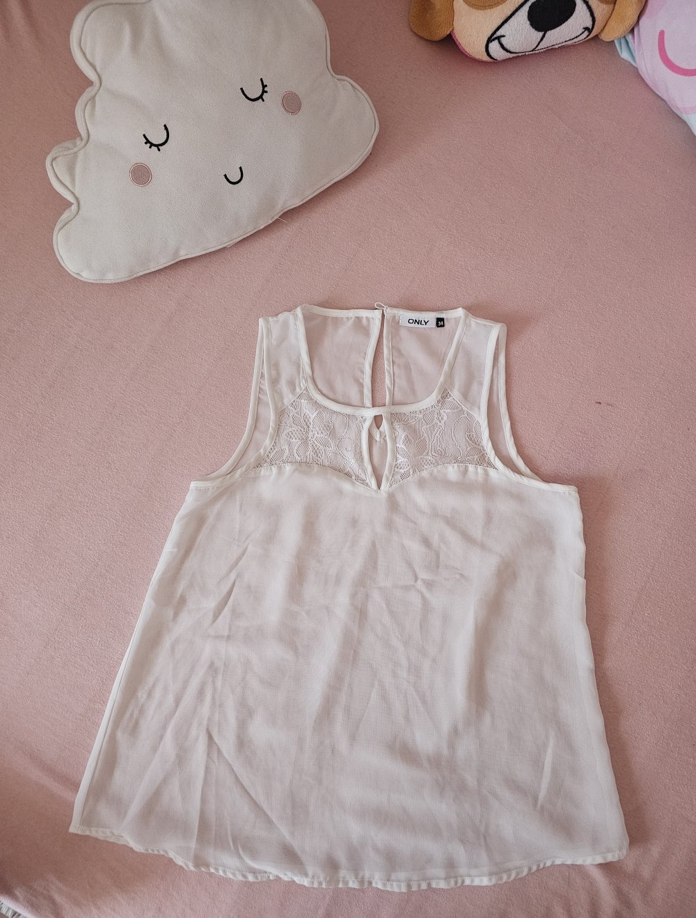 Elegante und luftige sommer Bluse in Größe 34, mit Spitzendetails