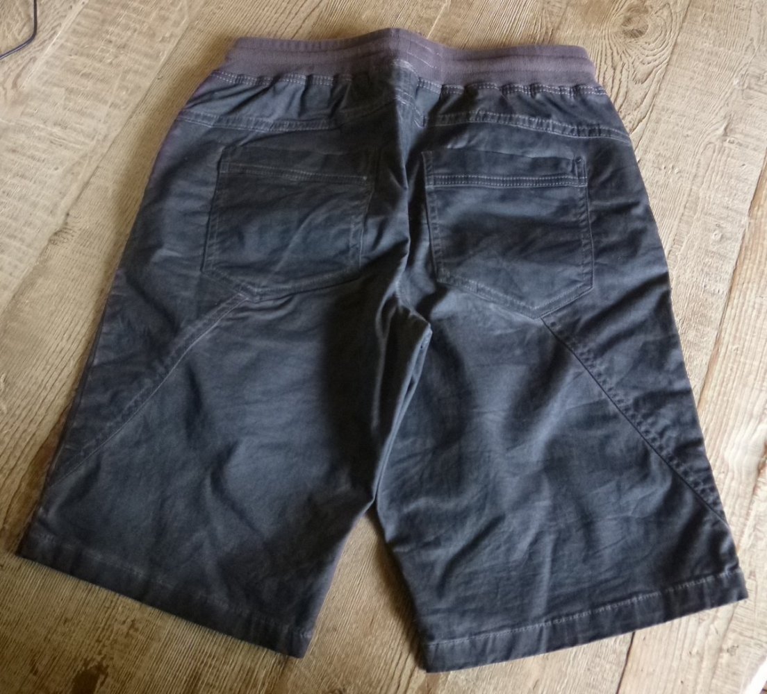  bpc Bonprix Collection Shorts grau / anthrazit Gr. 38 97% Baumwolle