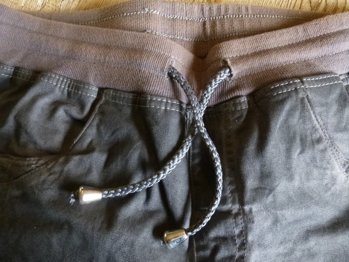  bpc Bonprix Collection Shorts grau / anthrazit Gr. 38 97% Baumwolle