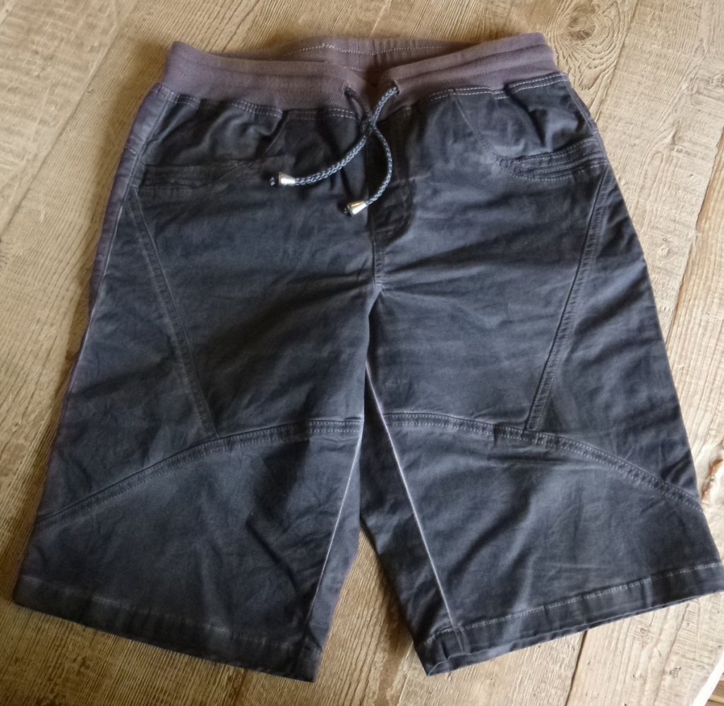  bpc Bonprix Collection Shorts grau / anthrazit Gr. 38 97% Baumwolle