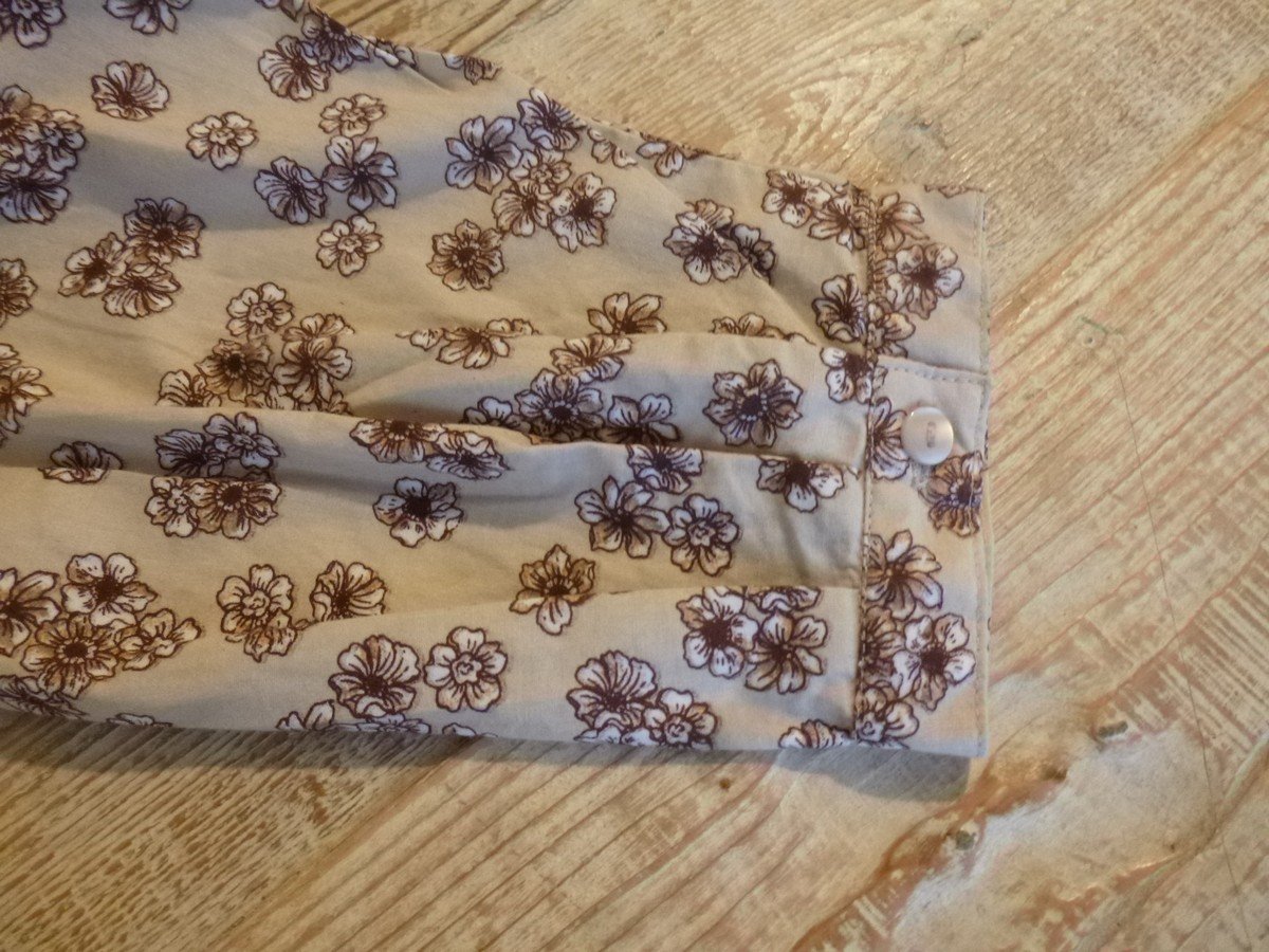  Bluse taupe mit Blumen Langarm Gr.40 100%Baumwolle