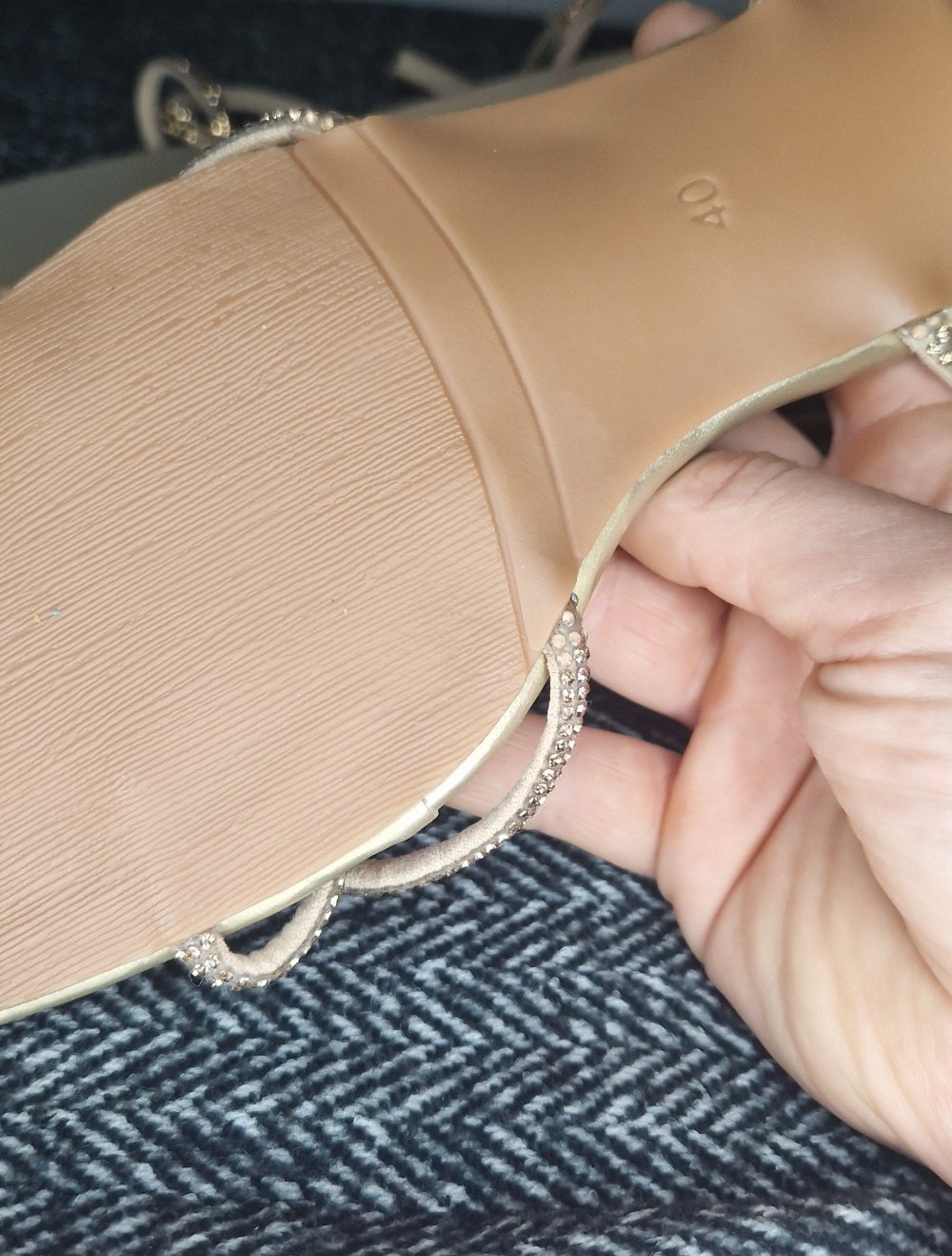 Sandaletten in Gold/Beige