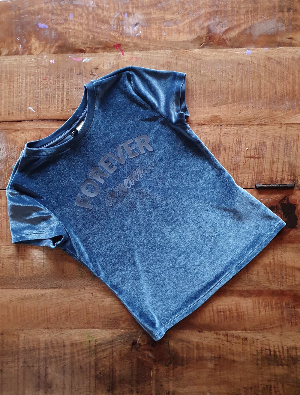 leonie,s samt blau cropped t-shirt