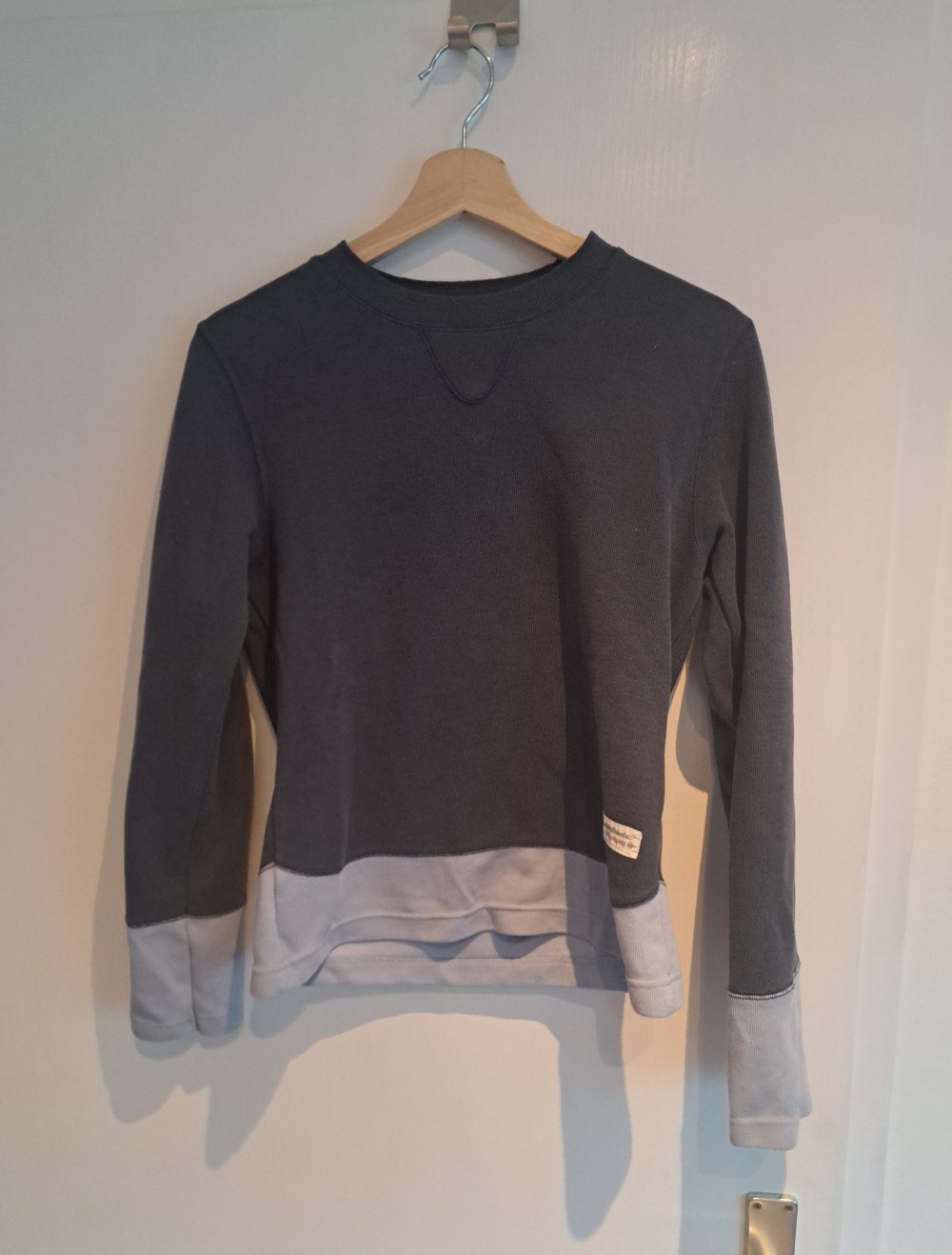 grauer Pulli