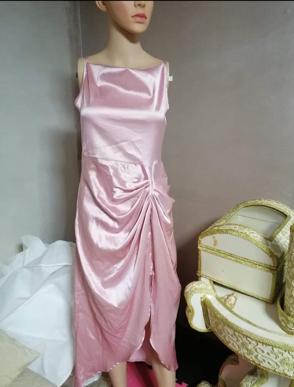 Satinkleid XS nagelneu