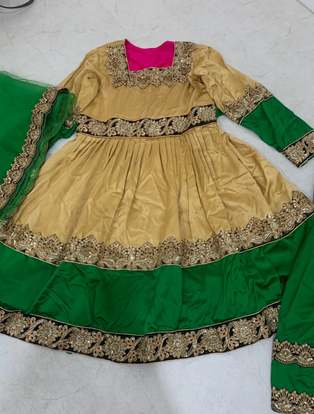 traditionelles Kleid