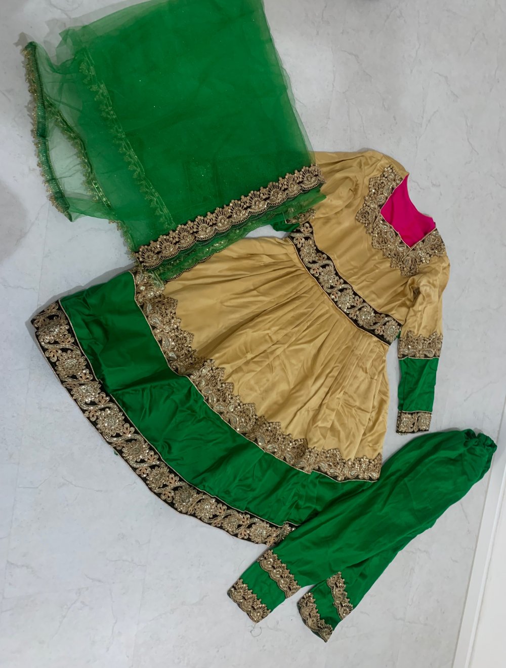 traditionelles Kleid