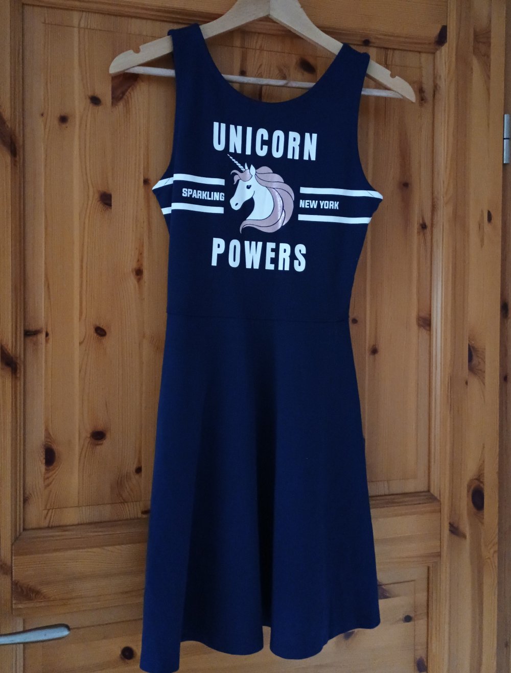 Blaues Kleid mit Einhorn Aufdruck