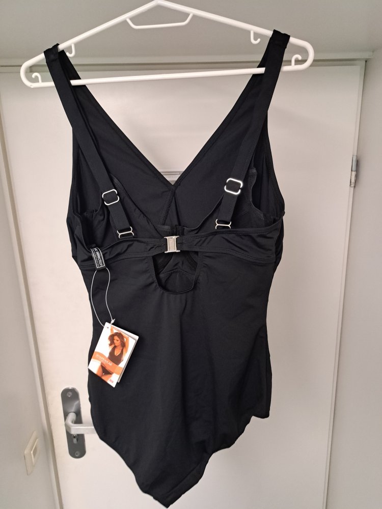Formbadeanzug Größe 40 