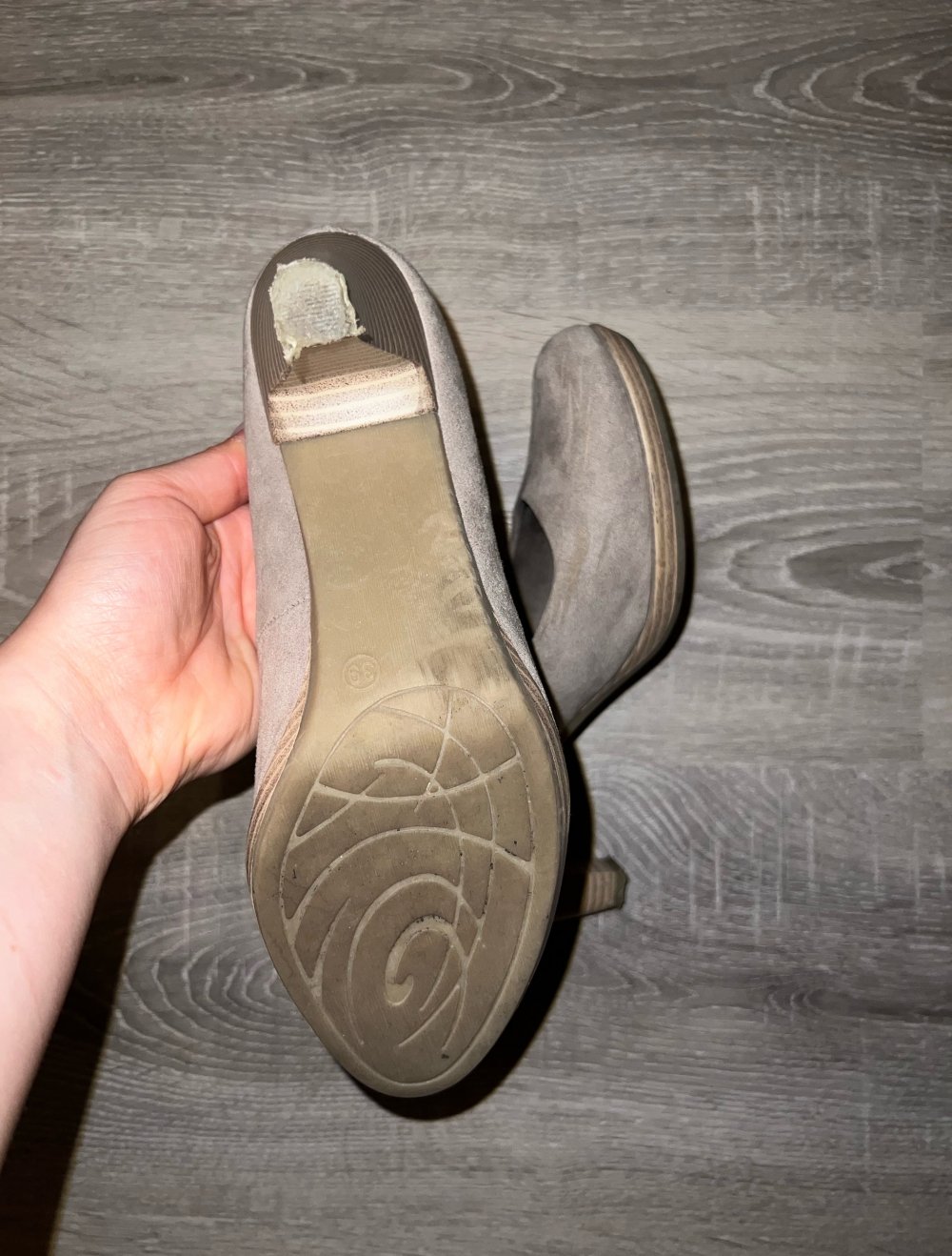 Graue, hohe Basic Schuhe