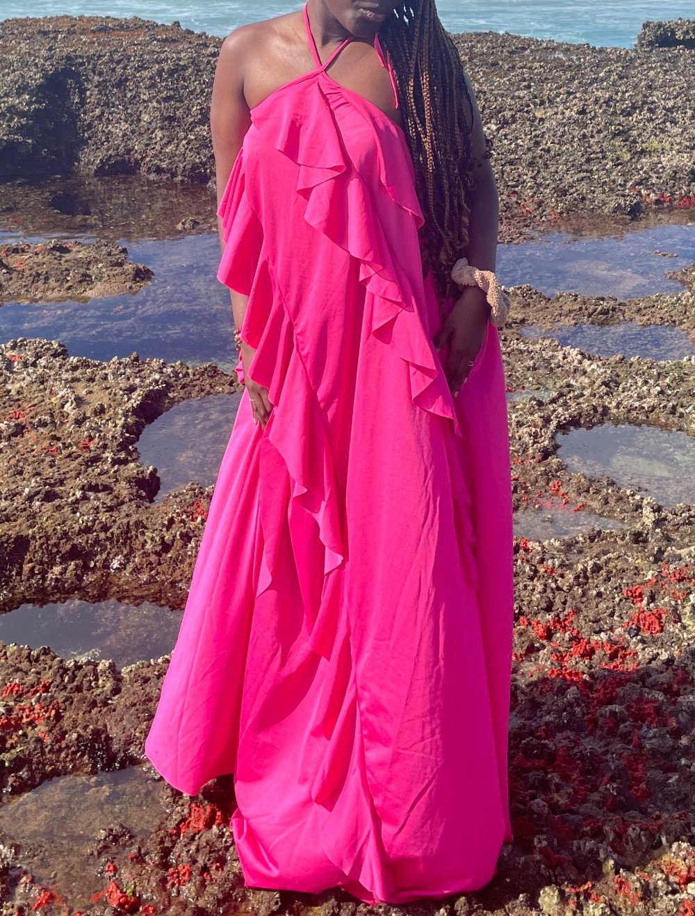 rosa ärmelloses Rüschenkleid, alterneck