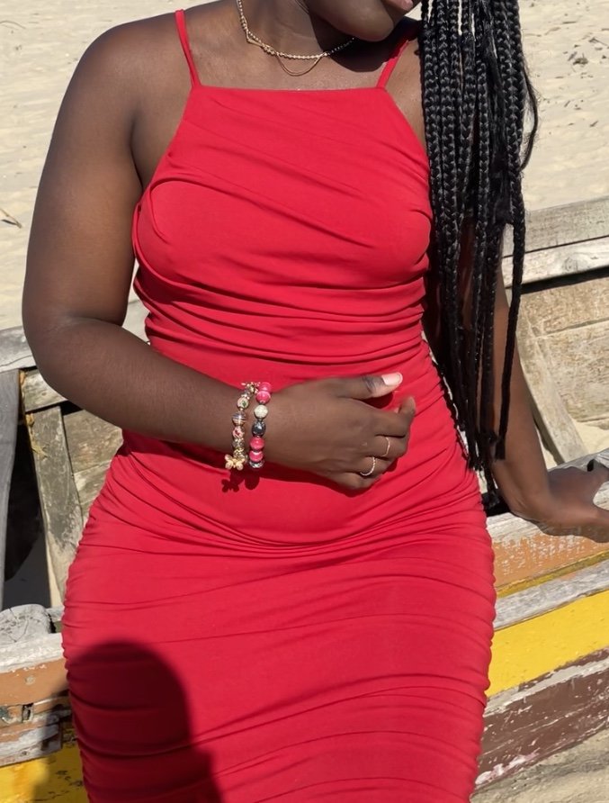 rotes ärmelloses Midikleid