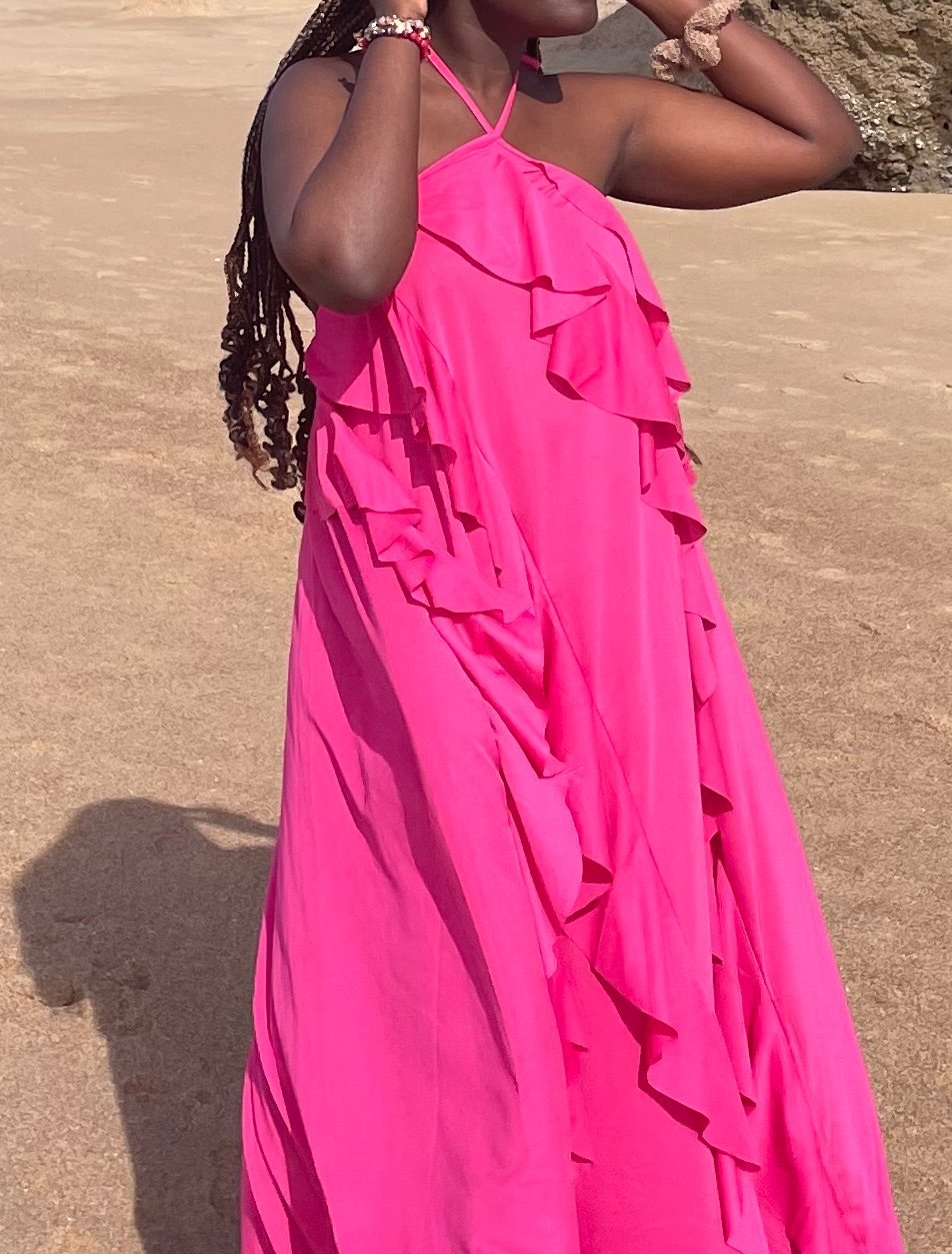 rosa ärmelloses Rüschenkleid, alterneck