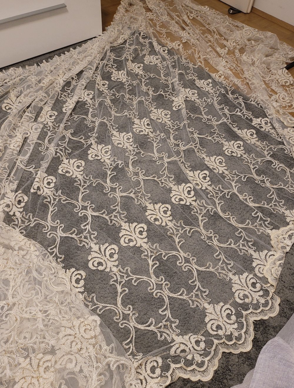 245x570cm Wunderschöne Gardine Vorhang creme Gold Spitze