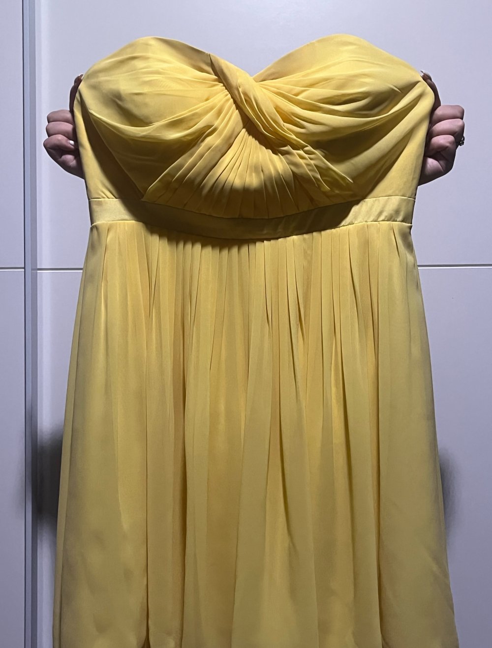 Gelbes Abendkleid (kurz)