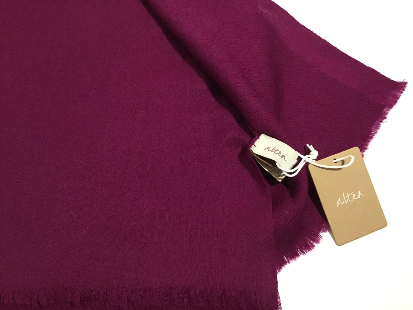 Neu! Großer Schal von ALTEA aus 100% Wolle, in magenta