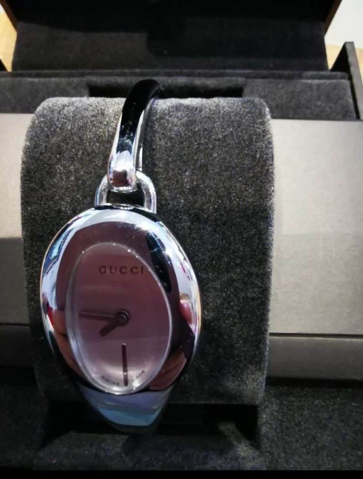 Cucci Damenarmbanduhr