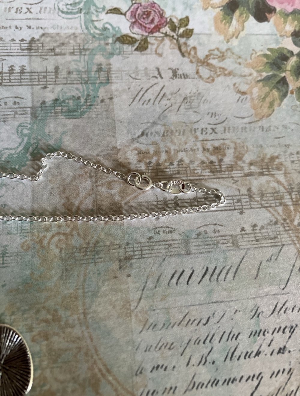 Silberkette mit mondstein