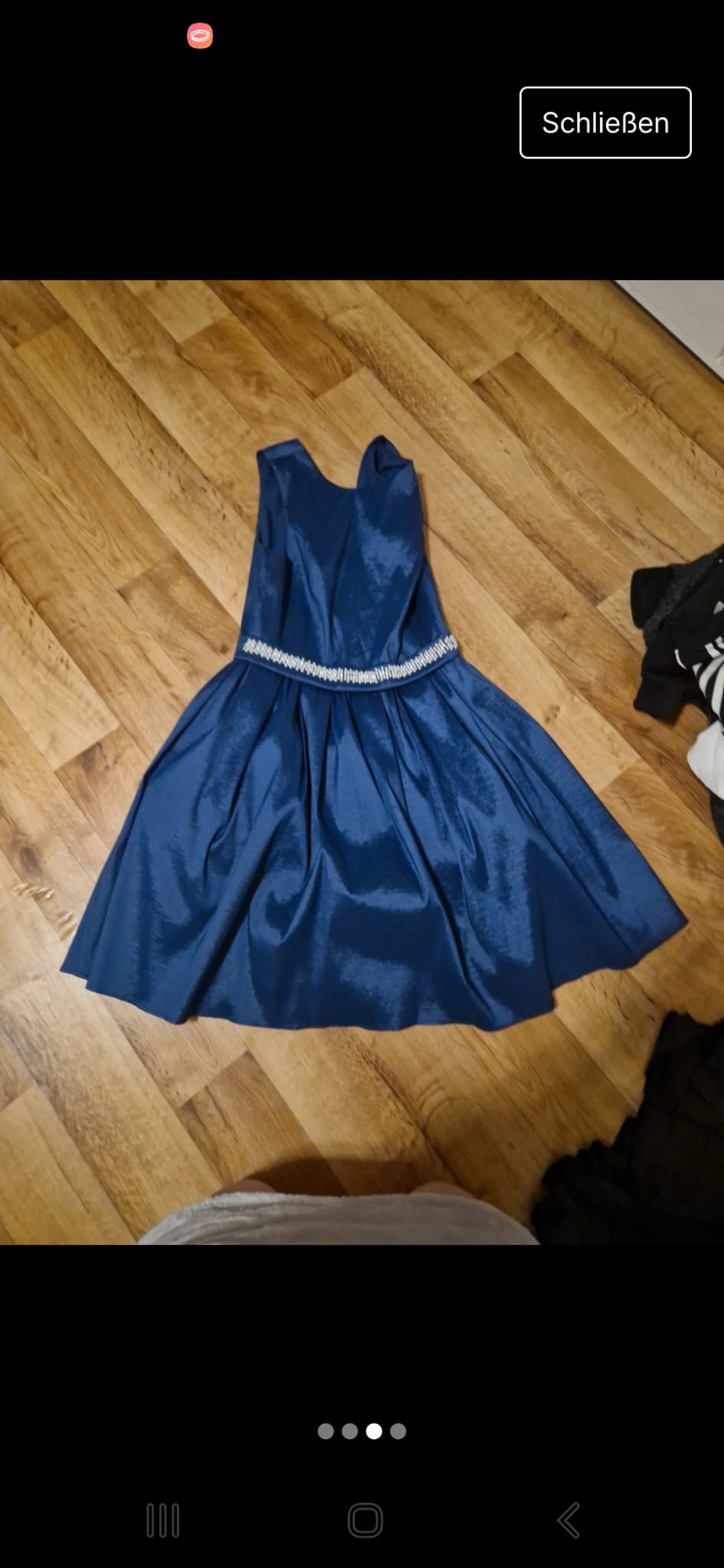 Blaues Abschlusskleid