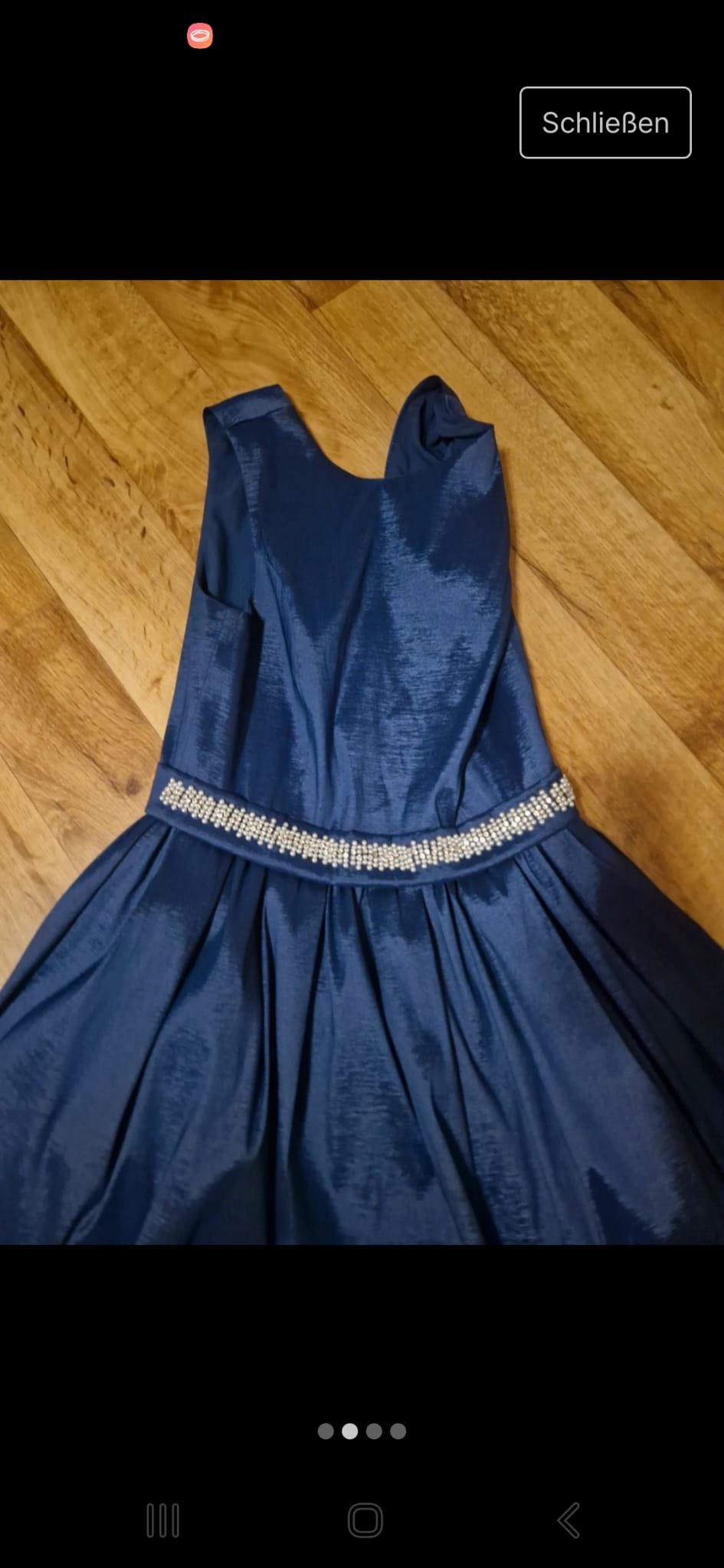 Blaues Abschlusskleid