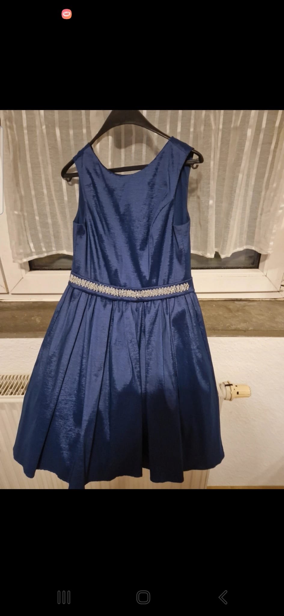 Blaues Abschlusskleid