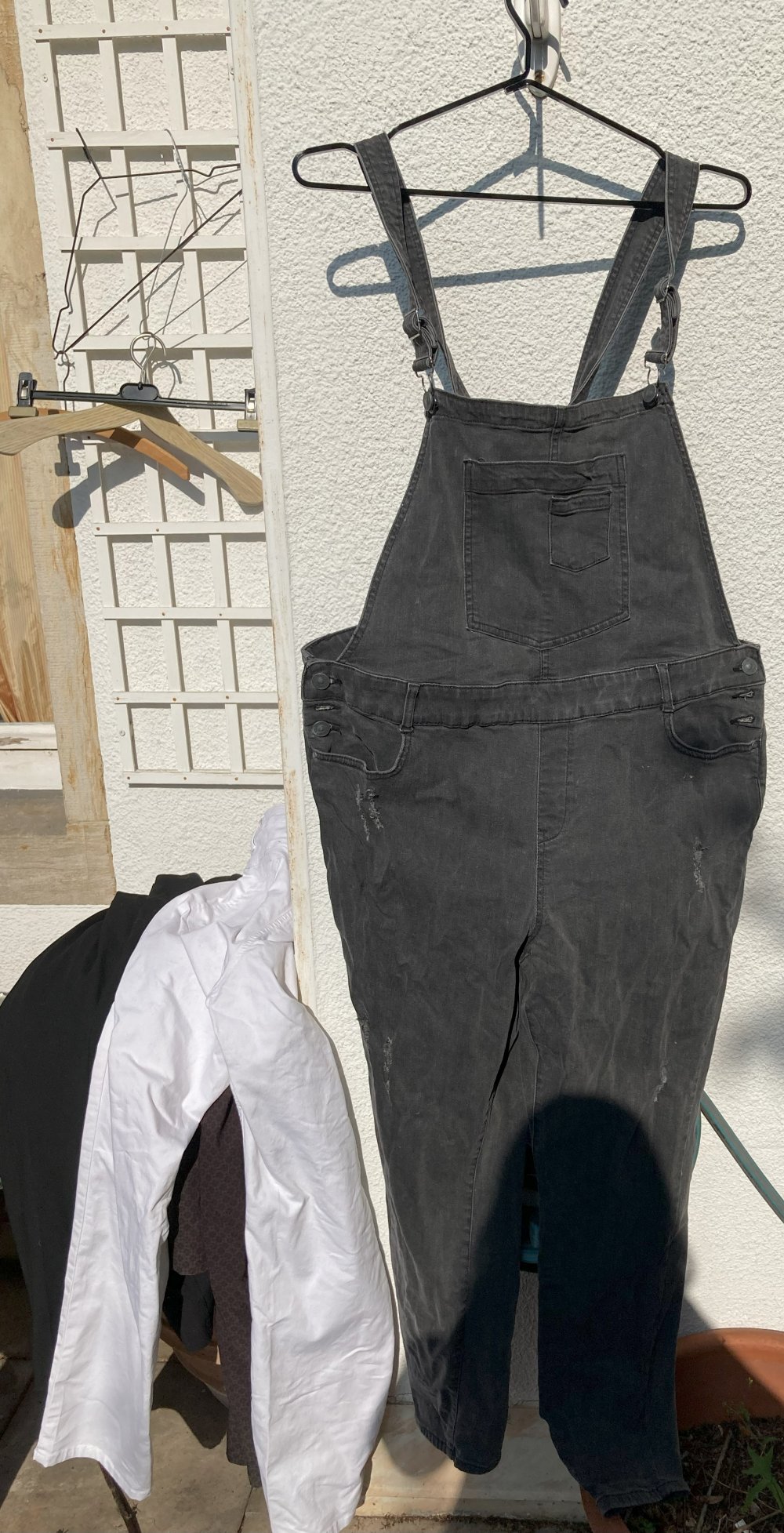 Latzhose in anthrazit