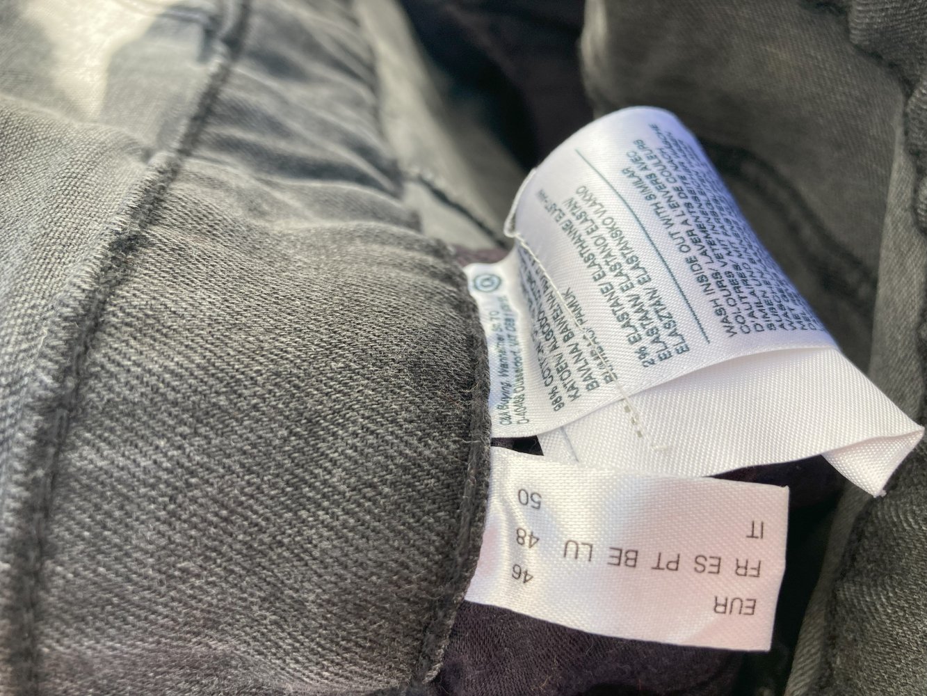 Latzhose in anthrazit