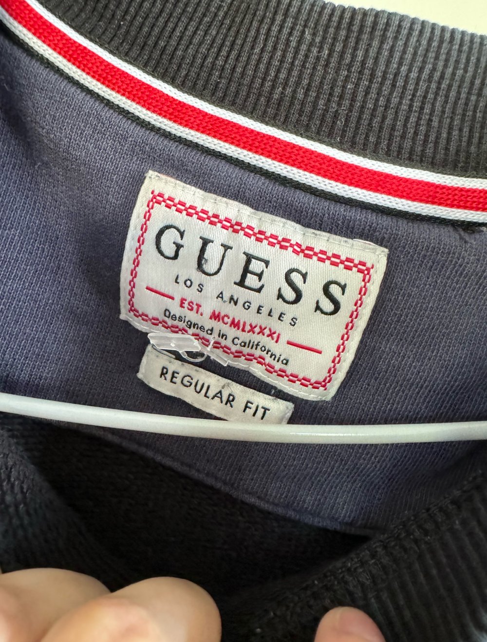 Sweatshirt von GUESS, Größe S/M, rosa, schwarz und blau mit Los Angeles-Stickerei