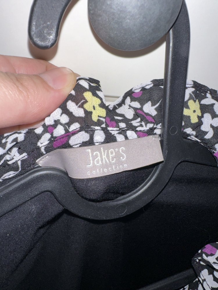 Kleid aus fließendem Stoff