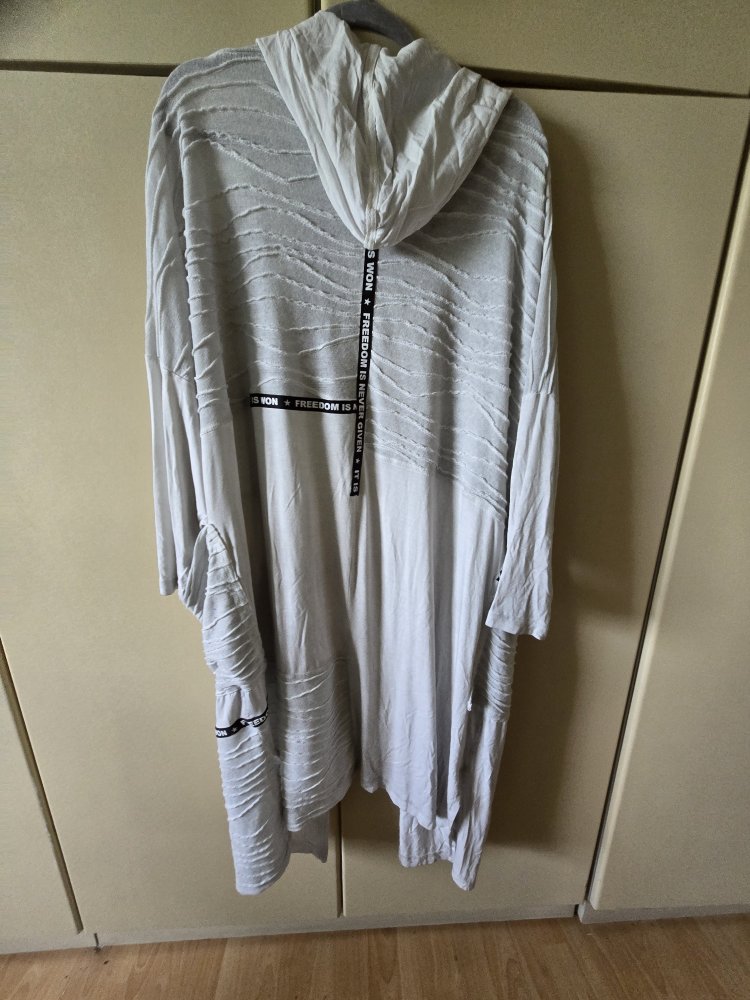 Silberfarbener (hellgrauer) Sommermantel Tredy ungetragen Gr. 50/52