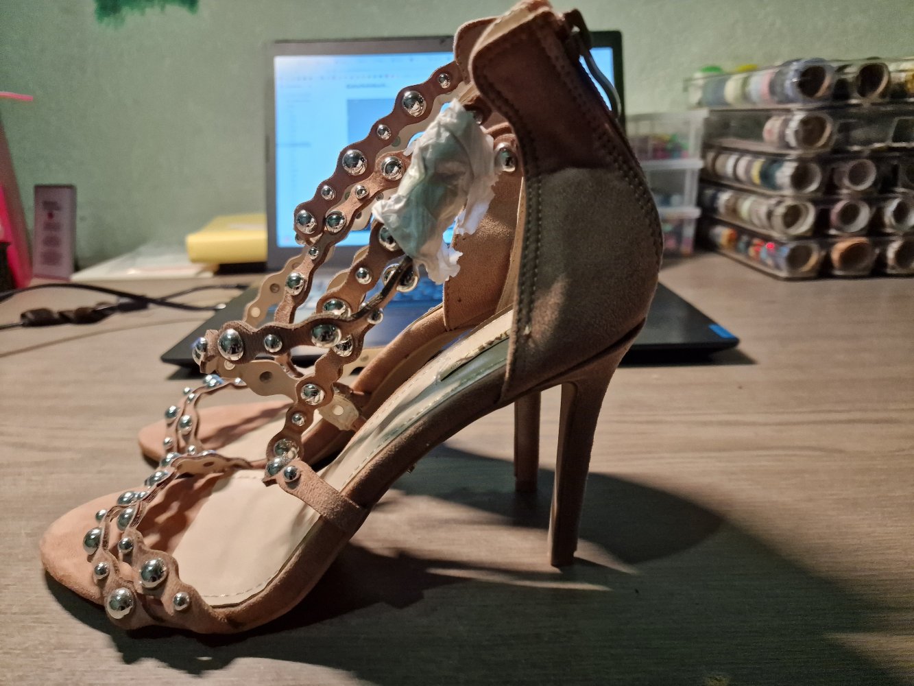 Highheels mit Nieten in Altrosa Gr. 40 Neu