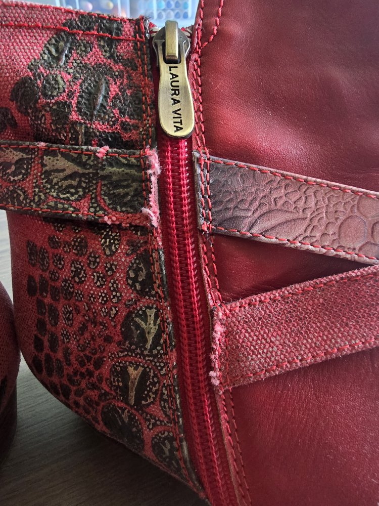 Rote Stiefeletten von Laura Vita Gr. 40