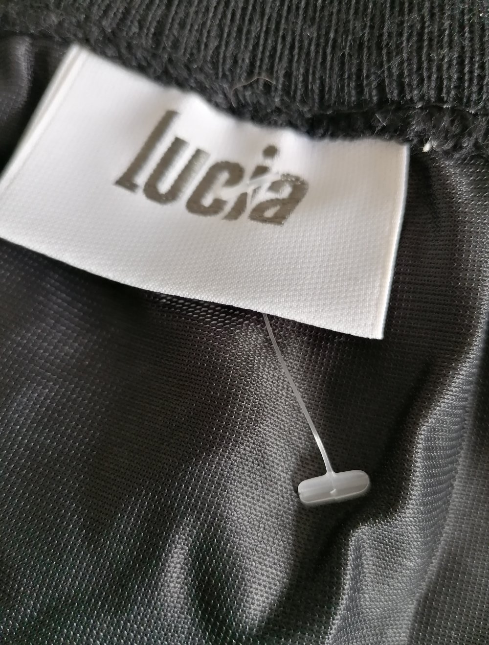 langer dicker Rock ungetragen