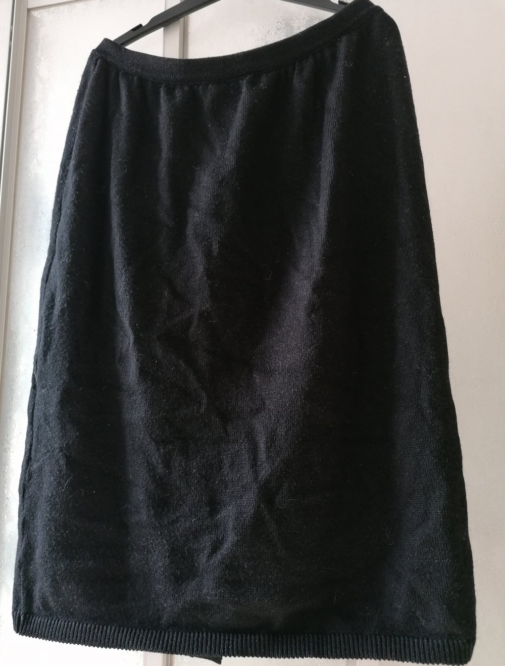 langer dicker Rock ungetragen