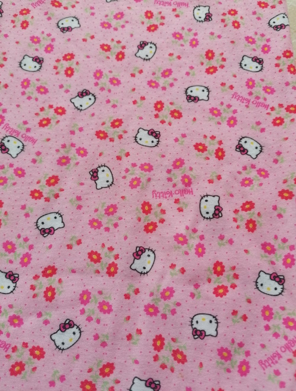 Hello Kitty Schlauchschal