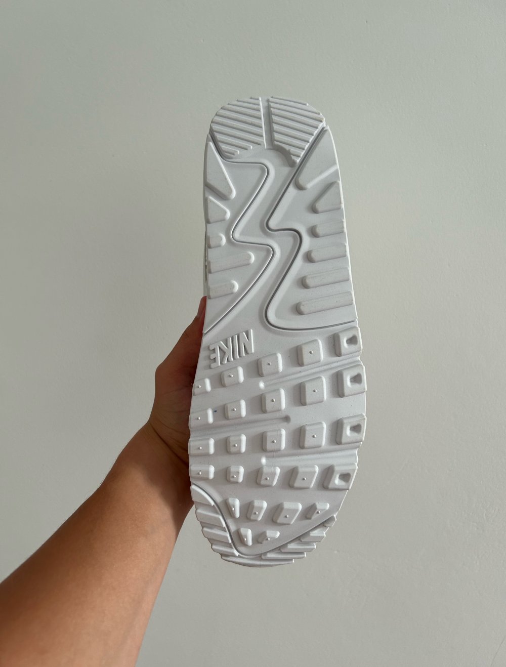 Ungetragene Nike Air Max 90 in Weiß - Top Zustand!