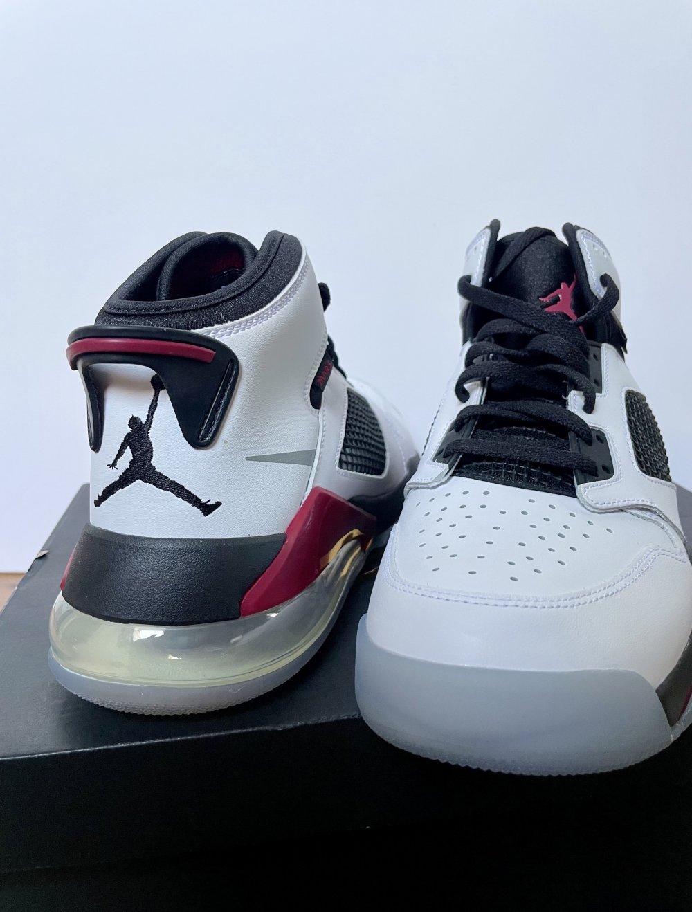 Nike Jordan Mars 270