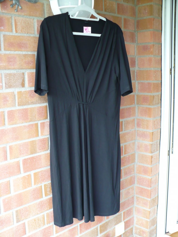 bequemes schwarzes Jersey-Kleid - Gr. 46